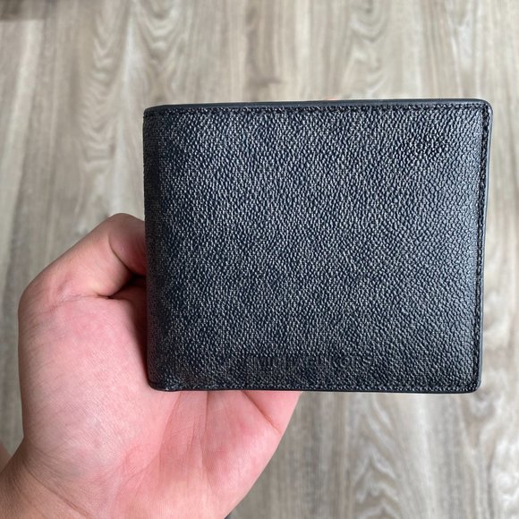 Michael Kors Wallet - Picture 4 of 5